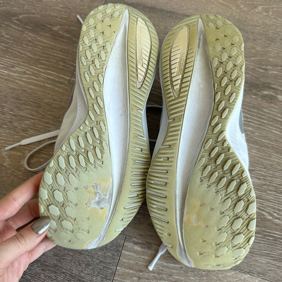 Nike Zoom React White & Silver Running Shoes - Picture 7 of 7